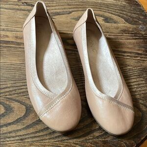 Vionic Tan Flats Comfortable Slip-On Loafers